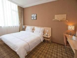 Super 8 Ningxia Road Hotell Qingdao Eksteriør bilde
